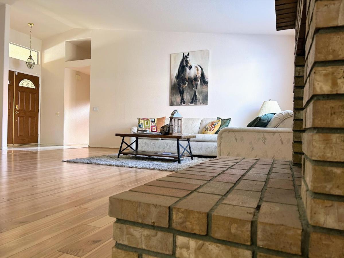 Golden Saddle Suite With Tv And Private Bathroom 赫米特 外观 照片