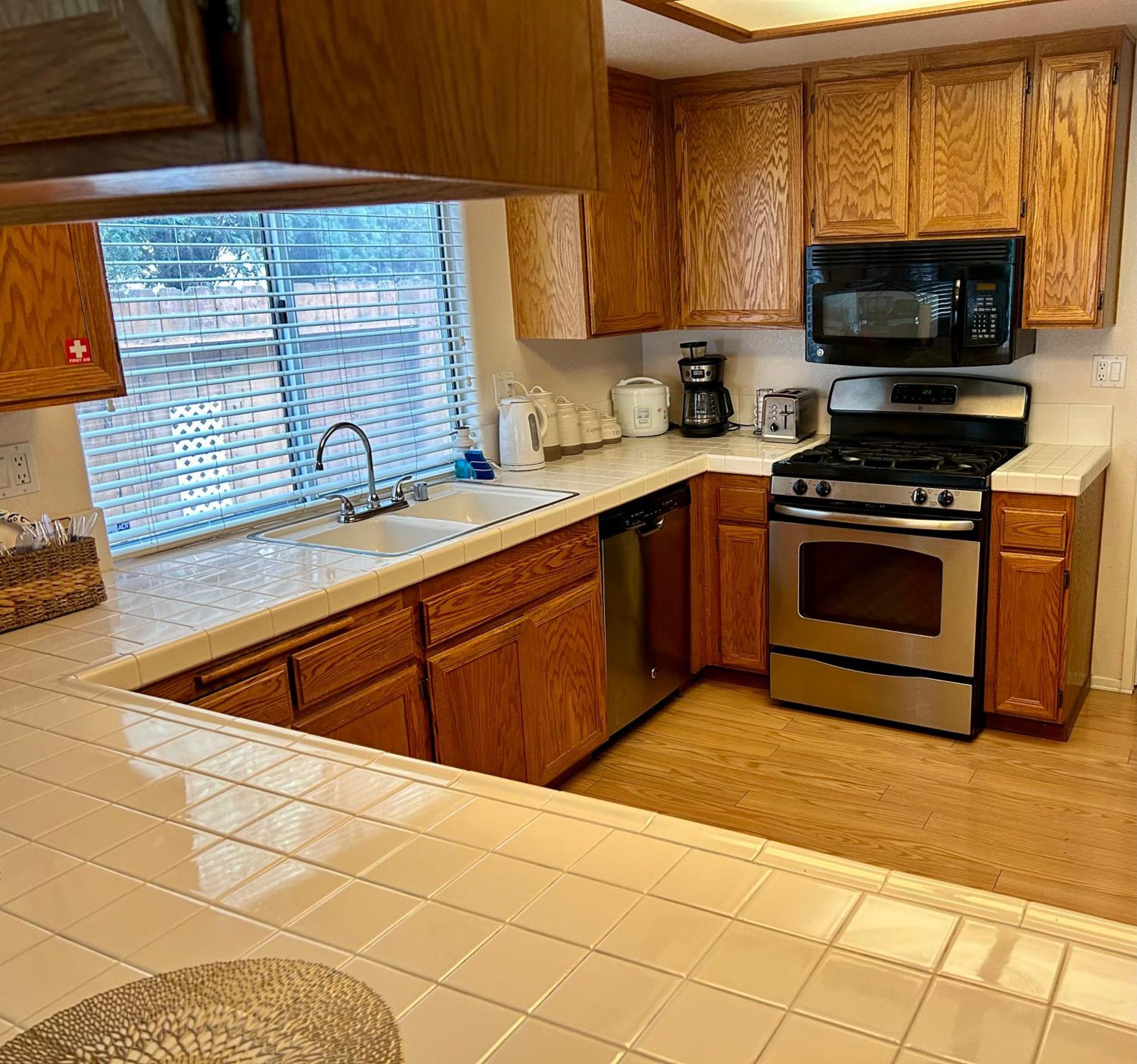 Golden Saddle Suite With Tv And Private Bathroom 赫米特 外观 照片