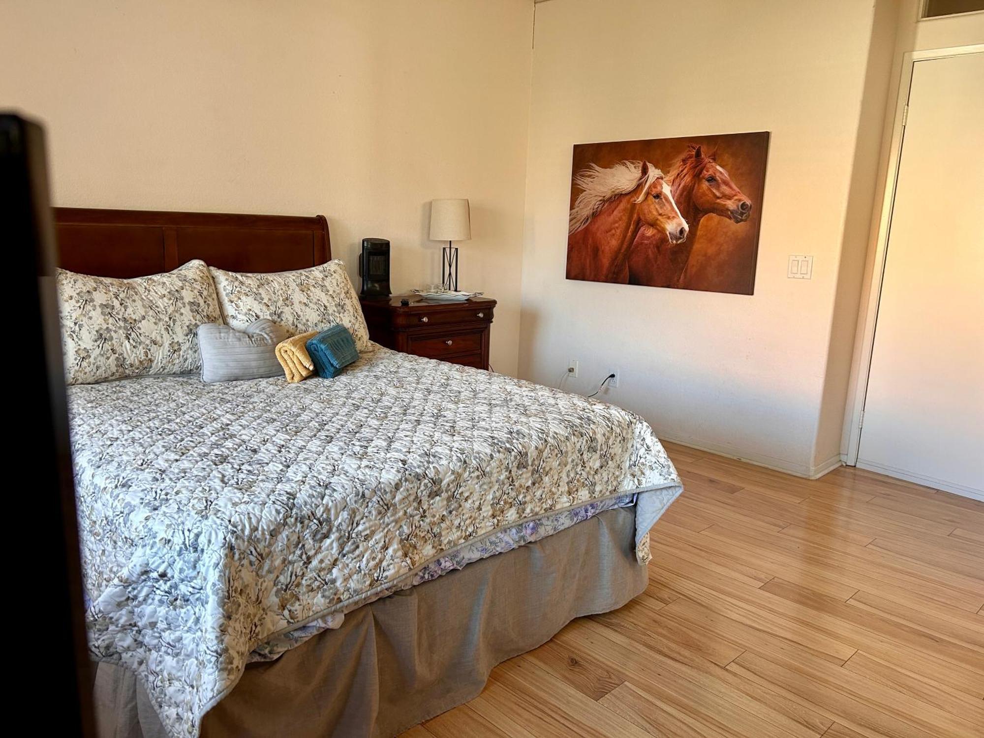 Golden Saddle Suite With Tv And Private Bathroom 赫米特 外观 照片